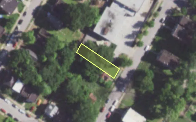 Aerial view of 1425 LAUREL ST — vacant lot, St. Louis with approximate parcel outline