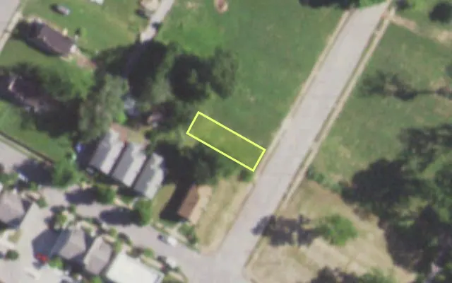Aerial view of 1911 BURD AV — vacant lot, St. Louis with approximate parcel outline