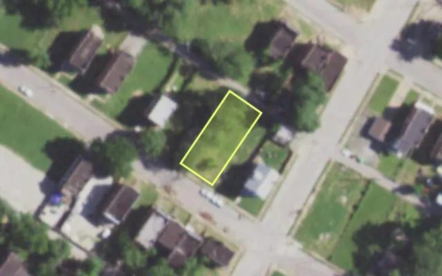 Aerial view of 5911 LOTUS AV — vacant lot, St. Louis with approximate parcel outline