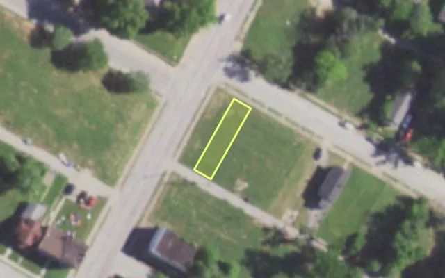 Aerial view of 5760 KENNERLY AV — vacant lot, St. Louis with approximate parcel outline