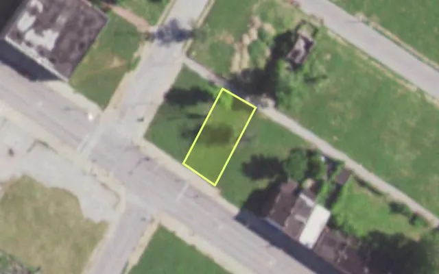 Aerial view of 5891 DR MARTIN LUTHER KING DR — vacant lot, St. Louis with approximate parcel outline