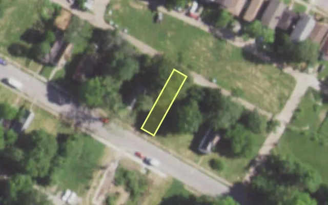 Aerial view of 5637 ROOSEVELT PL — vacant lot, St. Louis with approximate parcel outline