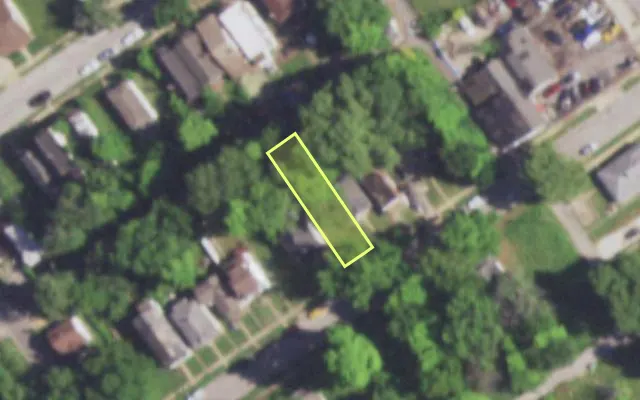 Aerial view of 5527 DAVISON AV — vacant lot, St. Louis with approximate parcel outline