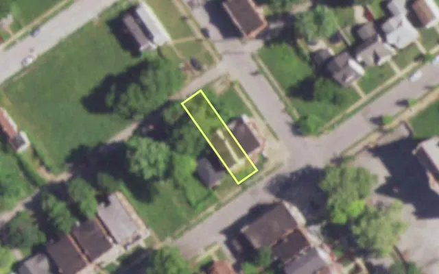 Aerial view of 5097 RUSKIN AV — vacant lot, St. Louis with approximate parcel outline
