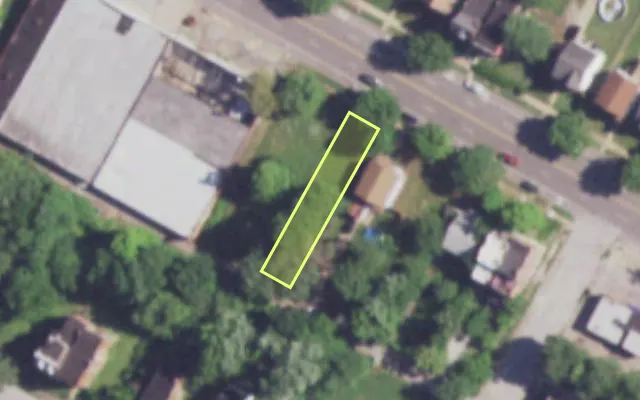 Aerial view of 3950 PAGE BLVD — vacant lot, St. Louis with approximate parcel outline