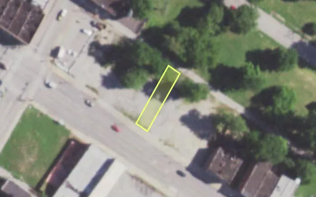 Aerial view of 5747 DR MARTIN LUTHER KING DR — vacant lot, St. Louis with approximate parcel outline