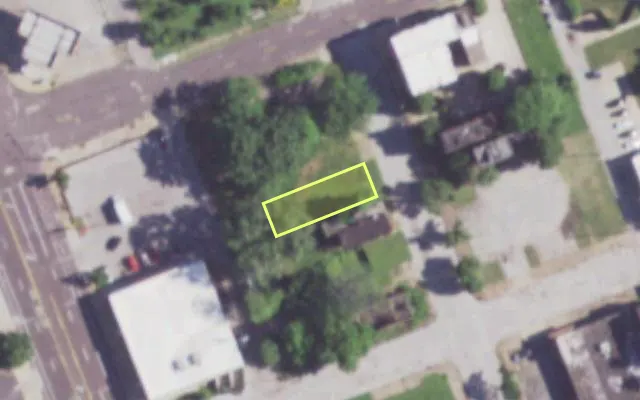 Aerial view of 2711 BLAIR AV — vacant lot, St. Louis with approximate parcel outline