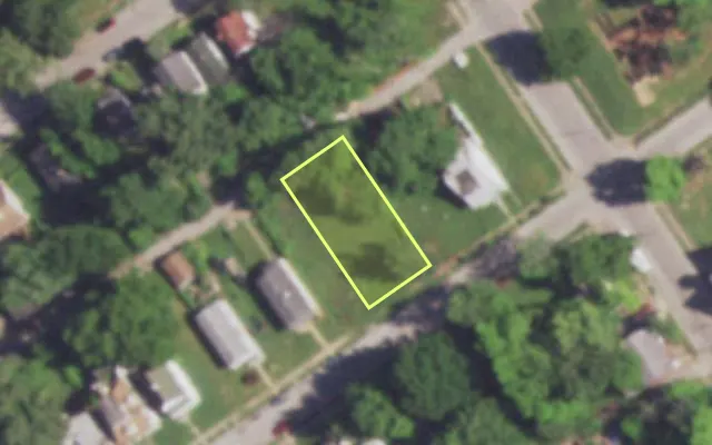 Aerial view of 4963 GENEVIEVE AV — vacant lot, St. Louis with approximate parcel outline