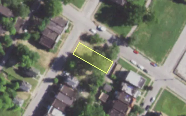 Aerial view of 1342 BLACKSTONE AV — vacant lot, St. Louis with approximate parcel outline