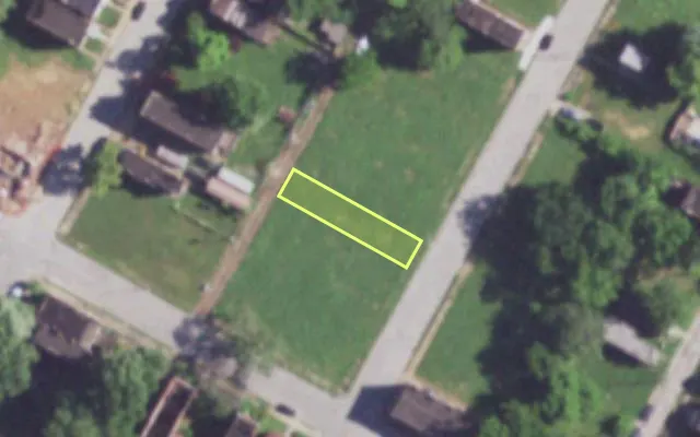 Aerial view of 4139 GROVE ST — vacant lot, St. Louis with approximate parcel outline