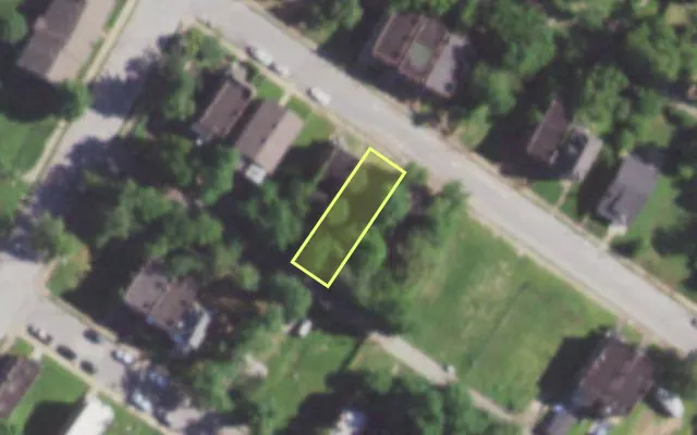 Aerial view of 5966 WABADA AV — vacant lot, St. Louis with approximate parcel outline