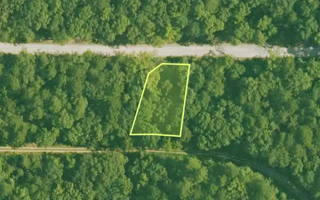 Aerial view of SALINE County parcel 692-00183-000 — Arkansas post-auction with approximate parcel outline