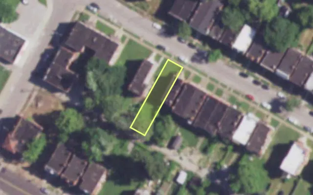 Aerial view of 4050 LABADIE AV — vacant lot, St. Louis with approximate parcel outline