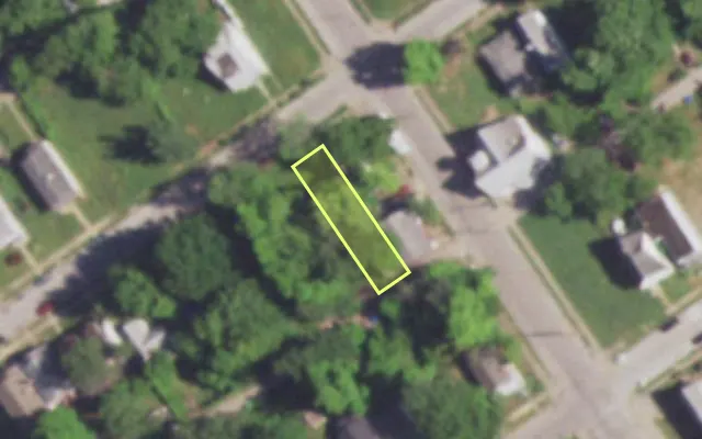 Aerial view of 4972 GENEVIEVE AV — vacant lot, St. Louis with approximate parcel outline