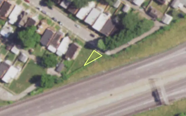 Aerial view of 518 WILMINGTON AV — vacant lot, St. Louis with approximate parcel outline