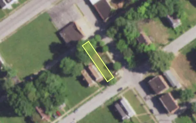 Aerial view of 5097 GERALDINE AV — vacant lot, St. Louis with approximate parcel outline