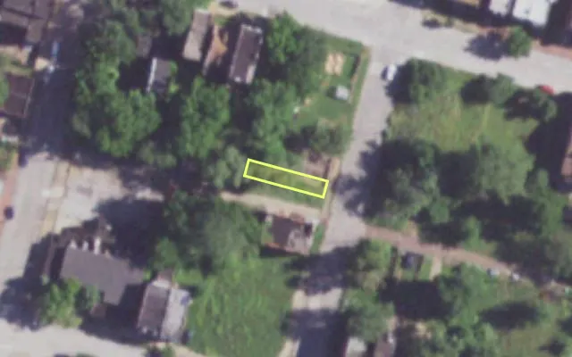 Aerial view of 2919 N 13TH ST — vacant lot, St. Louis with approximate parcel outline