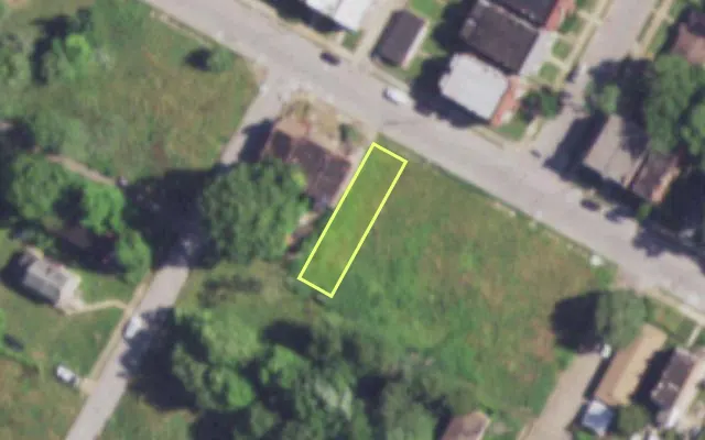 Aerial view of 4320 ASHLAND AV — vacant lot, St. Louis with approximate parcel outline