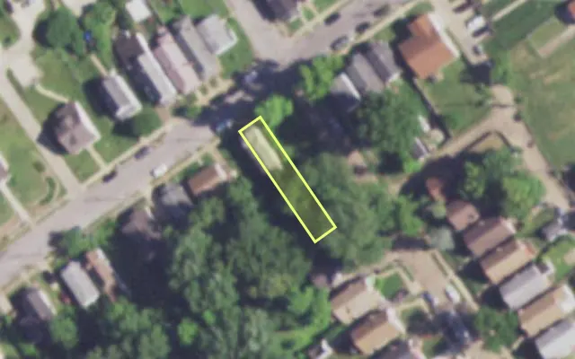 Aerial view of 5450 VERA AV — vacant lot, St. Louis with approximate parcel outline