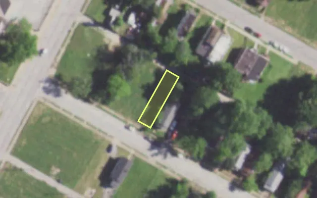 Aerial view of 5747 KENNERLY AV — vacant lot, St. Louis with approximate parcel outline