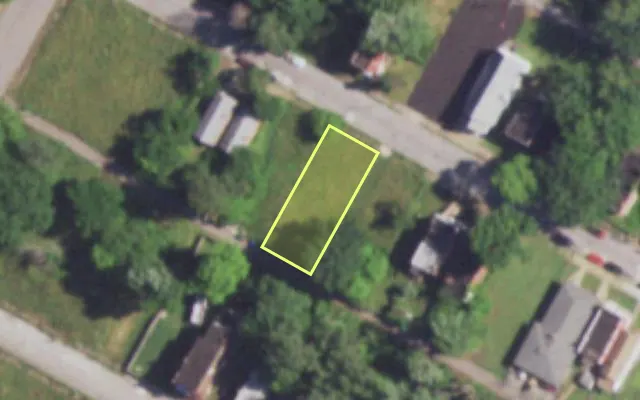 Aerial view of 4256 W GARFIELD AV — vacant lot, St. Louis with approximate parcel outline