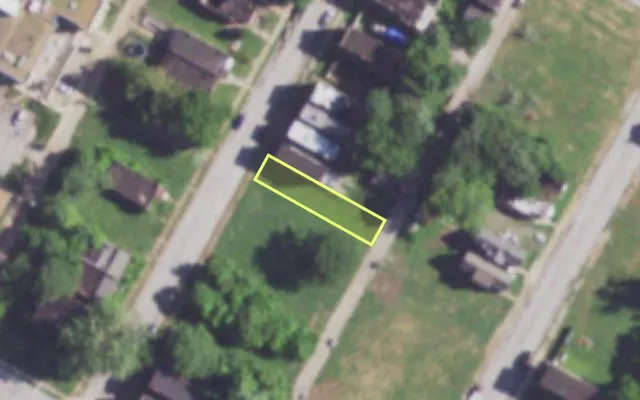 Aerial view of 4226 PECK ST — vacant lot, St. Louis with approximate parcel outline