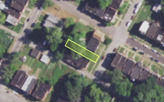 Aerial view of 3023 CLAY AV — vacant lot, St. Louis with approximate parcel outline