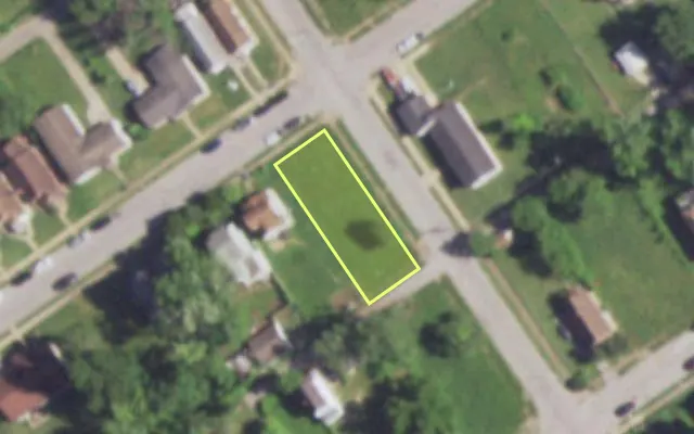 Aerial view of 5478 ROBIN AV — vacant lot, St. Louis with approximate parcel outline
