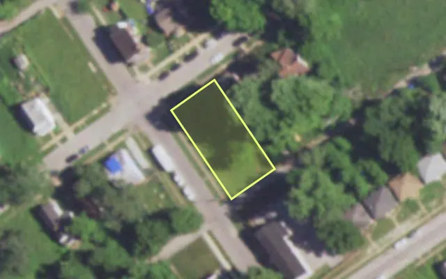 Aerial view of 5200 PLOVER AV — vacant lot, St. Louis with approximate parcel outline