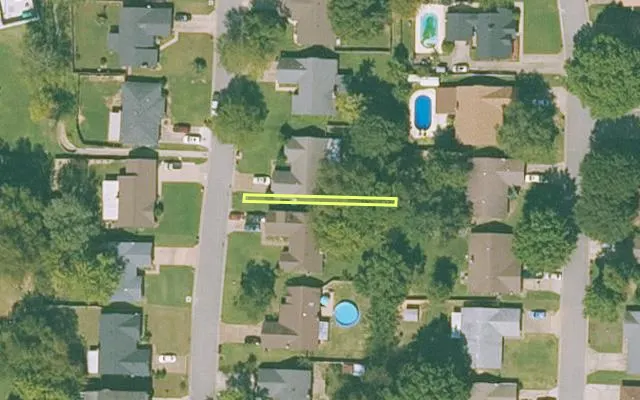 Aerial view of SEBASTIAN County parcel 11013-0070-00000-01 — Arkansas post-auction with approximate parcel outline