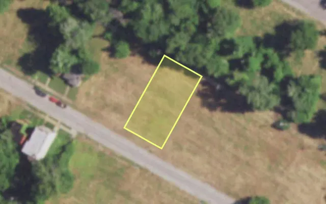 Aerial view of 4549 KENNERLY AV — vacant lot, St. Louis with approximate parcel outline