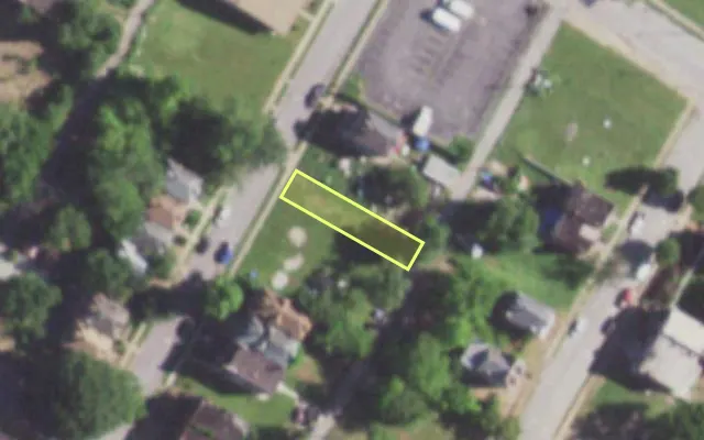 Aerial view of 1378 MONTCLAIR AV — vacant lot, St. Louis with approximate parcel outline