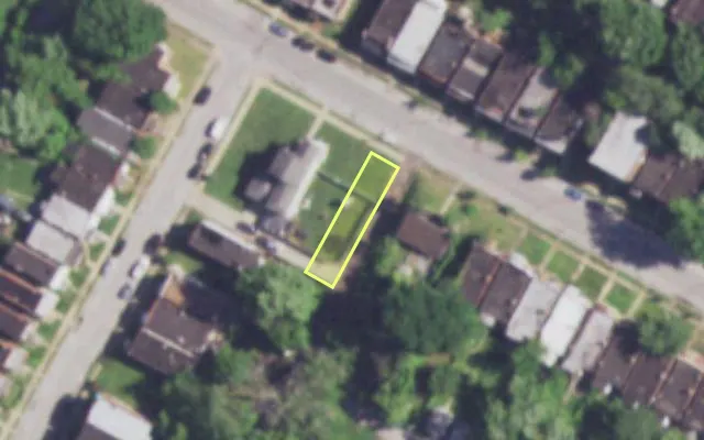 Aerial view of 4468 LEE AV — vacant lot, St. Louis with approximate parcel outline