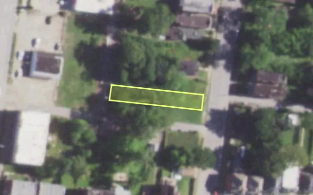 Aerial view of 1121 AUBERT AV — vacant lot, St. Louis with approximate parcel outline