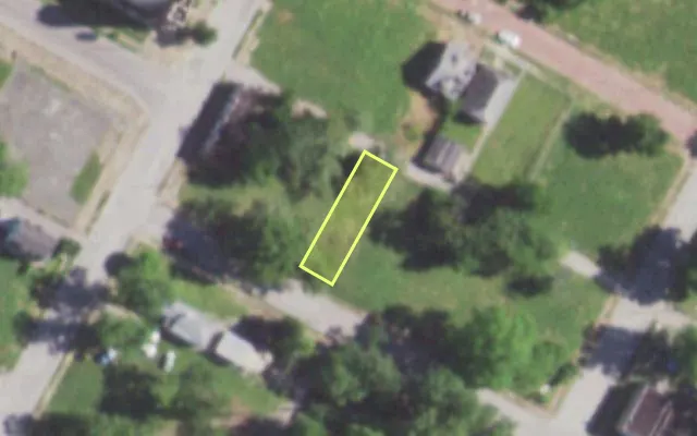 Aerial view of 5567 MAFFITT AV — vacant lot, St. Louis with approximate parcel outline