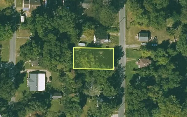 Aerial view of PHILLIPS County parcel 703-04749-000 — Arkansas post-auction with approximate parcel outline