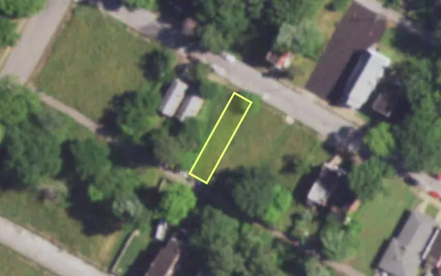 Aerial view of 4262 W GARFIELD AV — vacant lot, St. Louis with approximate parcel outline