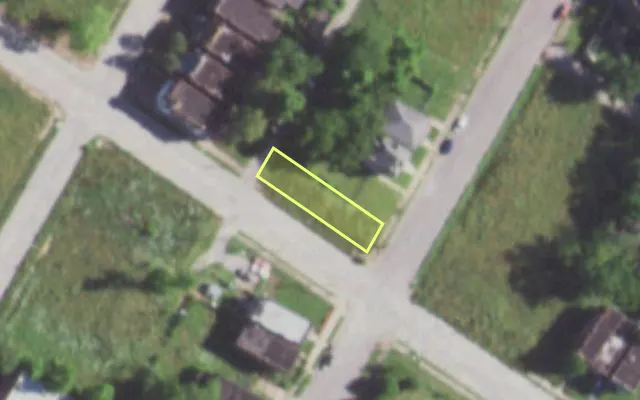 Aerial view of 1357 ARLINGTON AV — vacant lot, St. Louis with approximate parcel outline