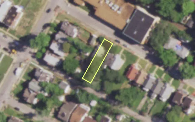Aerial view of 4846 CUPPLES PL — vacant lot, St. Louis with approximate parcel outline
