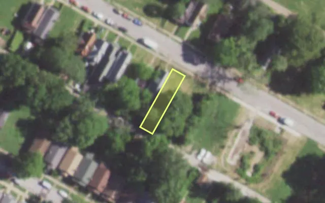 Aerial view of 5652 ROOSEVELT PL — vacant lot, St. Louis with approximate parcel outline