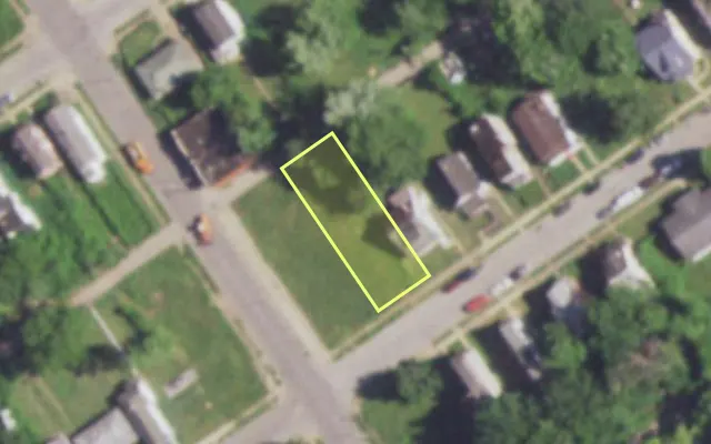 Aerial view of 5405 ROBIN AV — vacant lot, St. Louis with approximate parcel outline