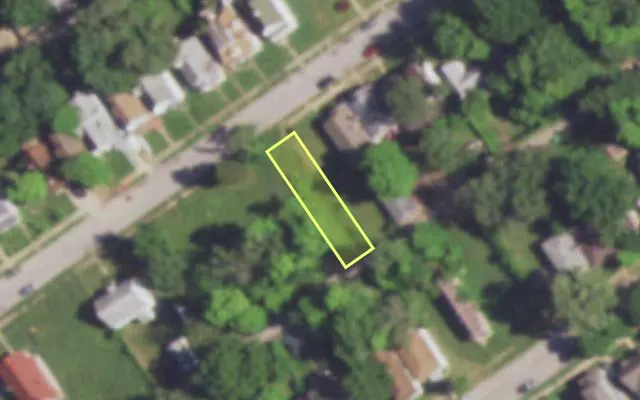 Aerial view of 4938 GENEVIEVE AV — vacant lot, St. Louis with approximate parcel outline