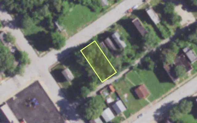 Aerial view of 2038 GANO AV — vacant lot, St. Louis with approximate parcel outline