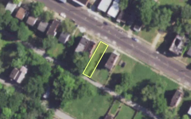 Aerial view of 3912 LEE AV — vacant lot, St. Louis with approximate parcel outline