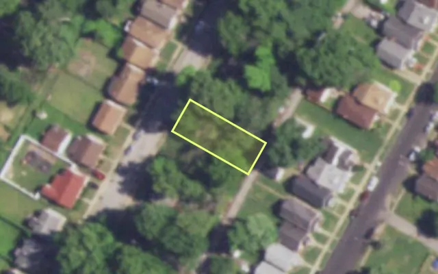 Aerial view of 5566 ERA AV — vacant lot, St. Louis with approximate parcel outline
