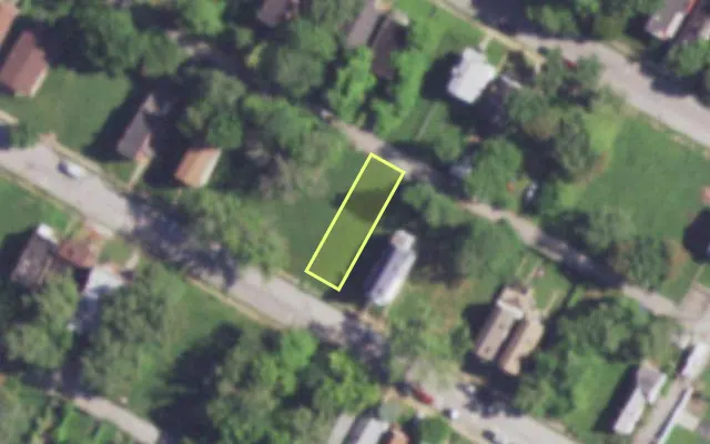 Aerial view of 4445 BESSIE AV — vacant lot, St. Louis with approximate parcel outline