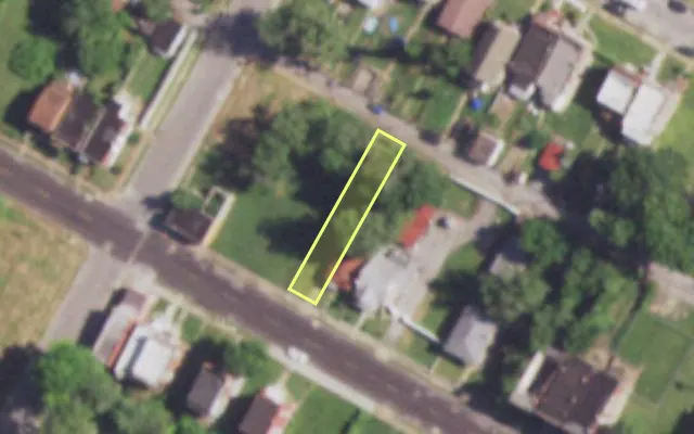 Aerial view of 4615 ST LOUIS AV — vacant lot, St. Louis with approximate parcel outline