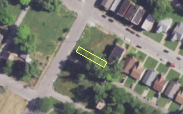 Aerial view of 2514 PRAIRIE AV — vacant lot, St. Louis with approximate parcel outline