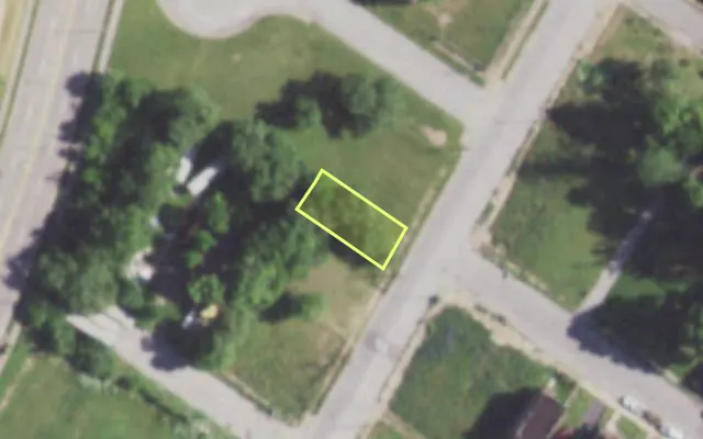 Aerial view of 1349 HODIAMONT AV — vacant lot, St. Louis with approximate parcel outline