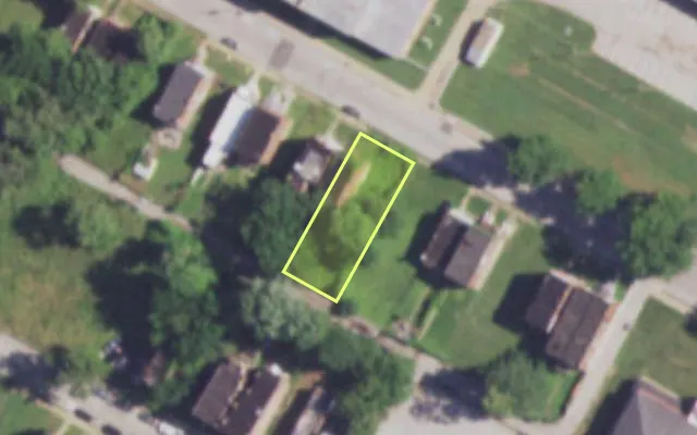 Aerial view of 4236 W ST FERDINAND AV — vacant lot, St. Louis with approximate parcel outline